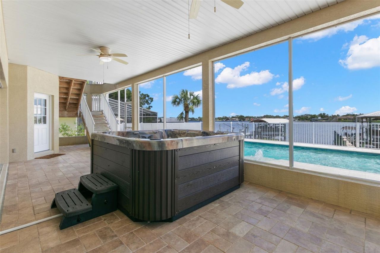 636 Bayshore Drive, Tarpon Springs, FL 34689 Photo