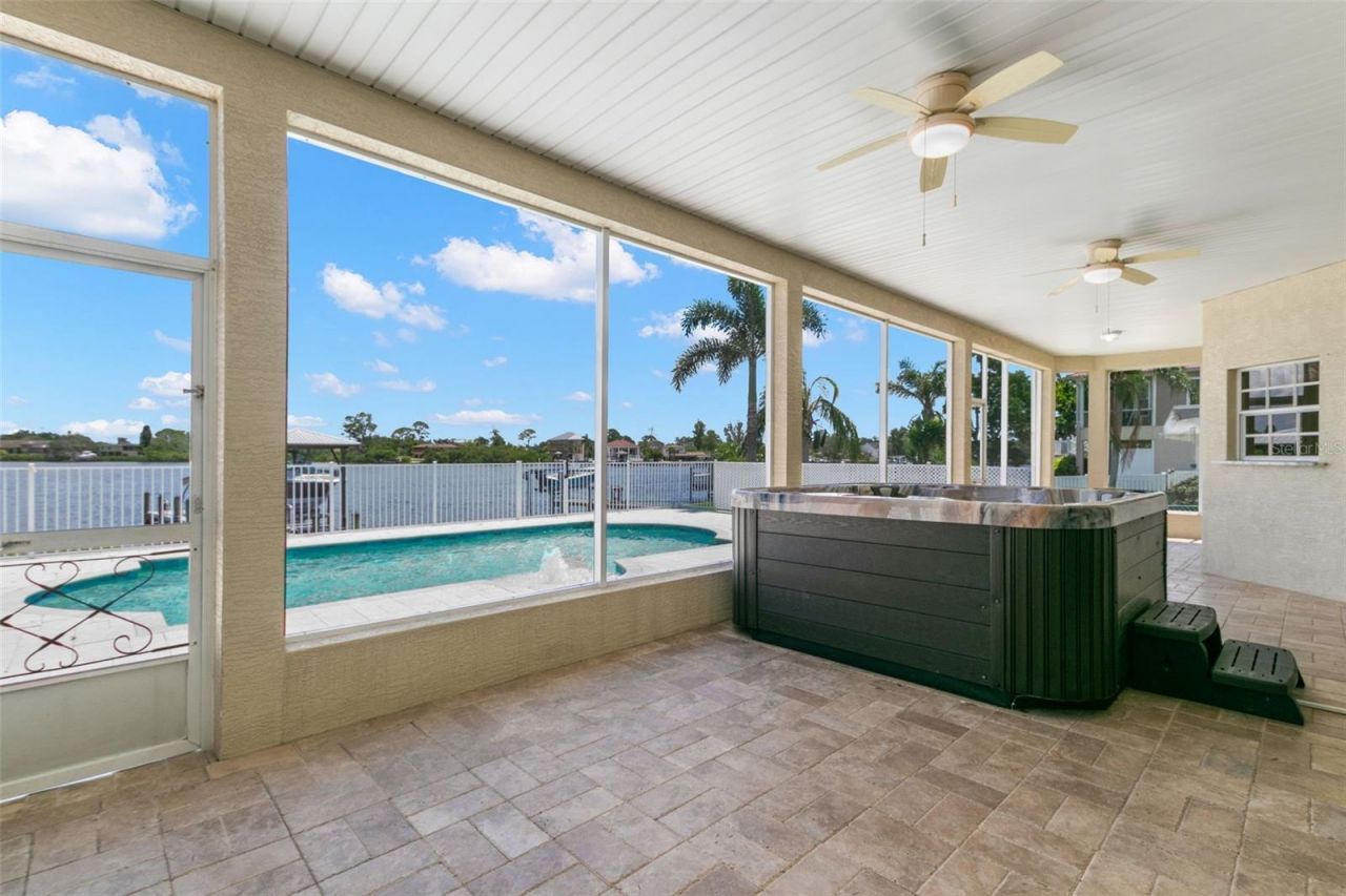 636 Bayshore Drive, Tarpon Springs, FL 34689 Photo