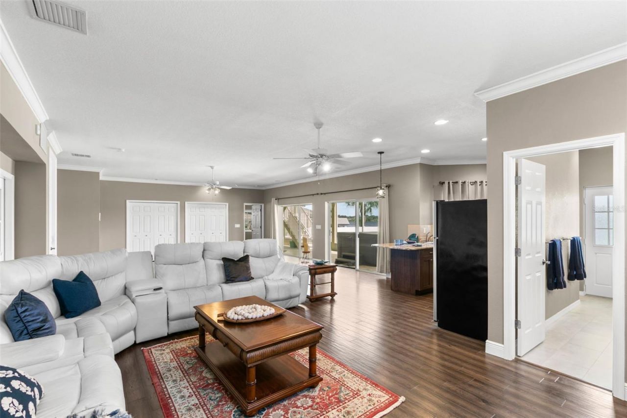 636 Bayshore Drive, Tarpon Springs, FL 34689 Photo