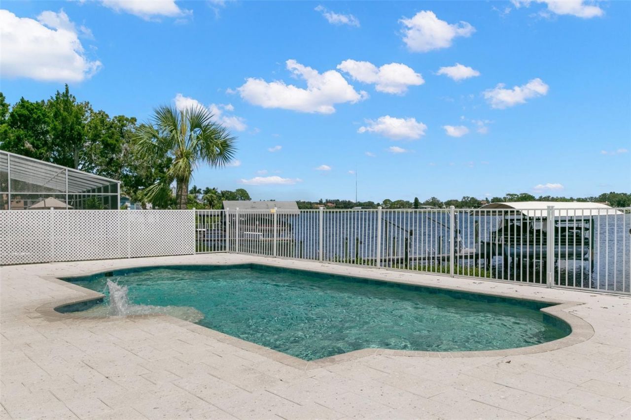 636 Bayshore Drive, Tarpon Springs, FL 34689 Photo