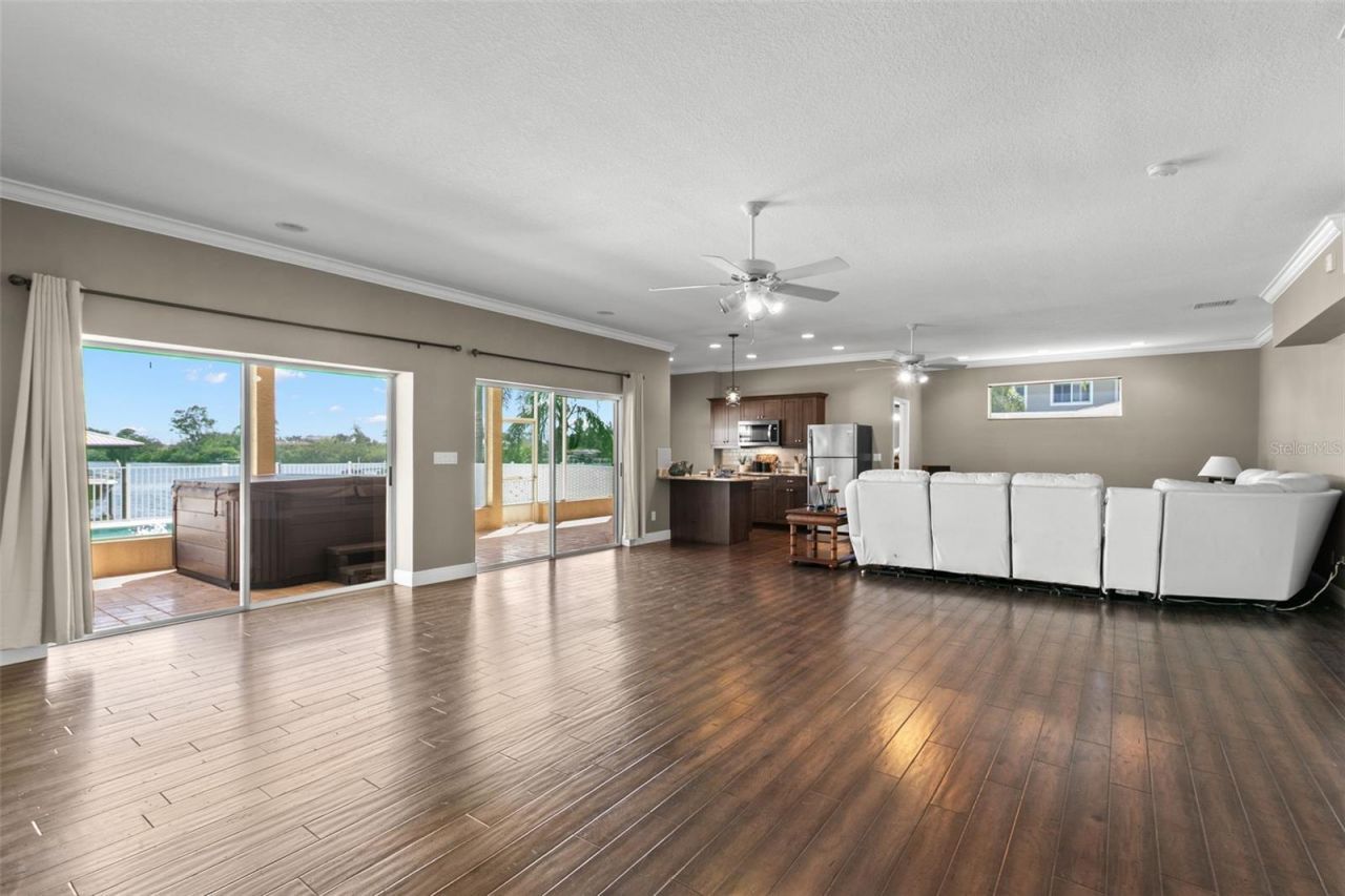 636 Bayshore Drive, Tarpon Springs, FL 34689 Photo