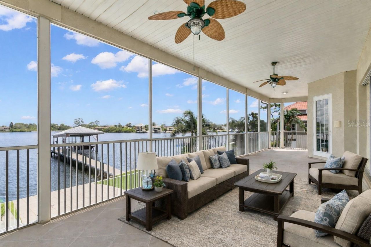 636 Bayshore Drive, Tarpon Springs, FL 34689 Photo