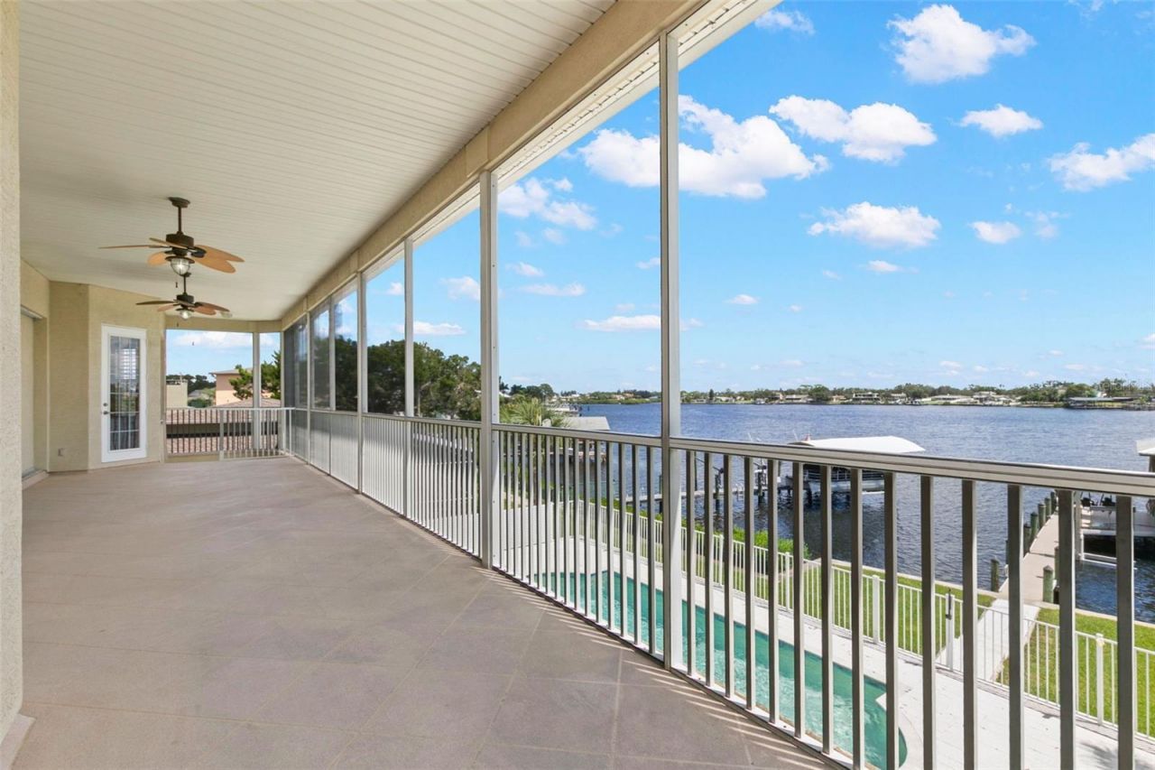 636 Bayshore Drive, Tarpon Springs, FL 34689 Photo