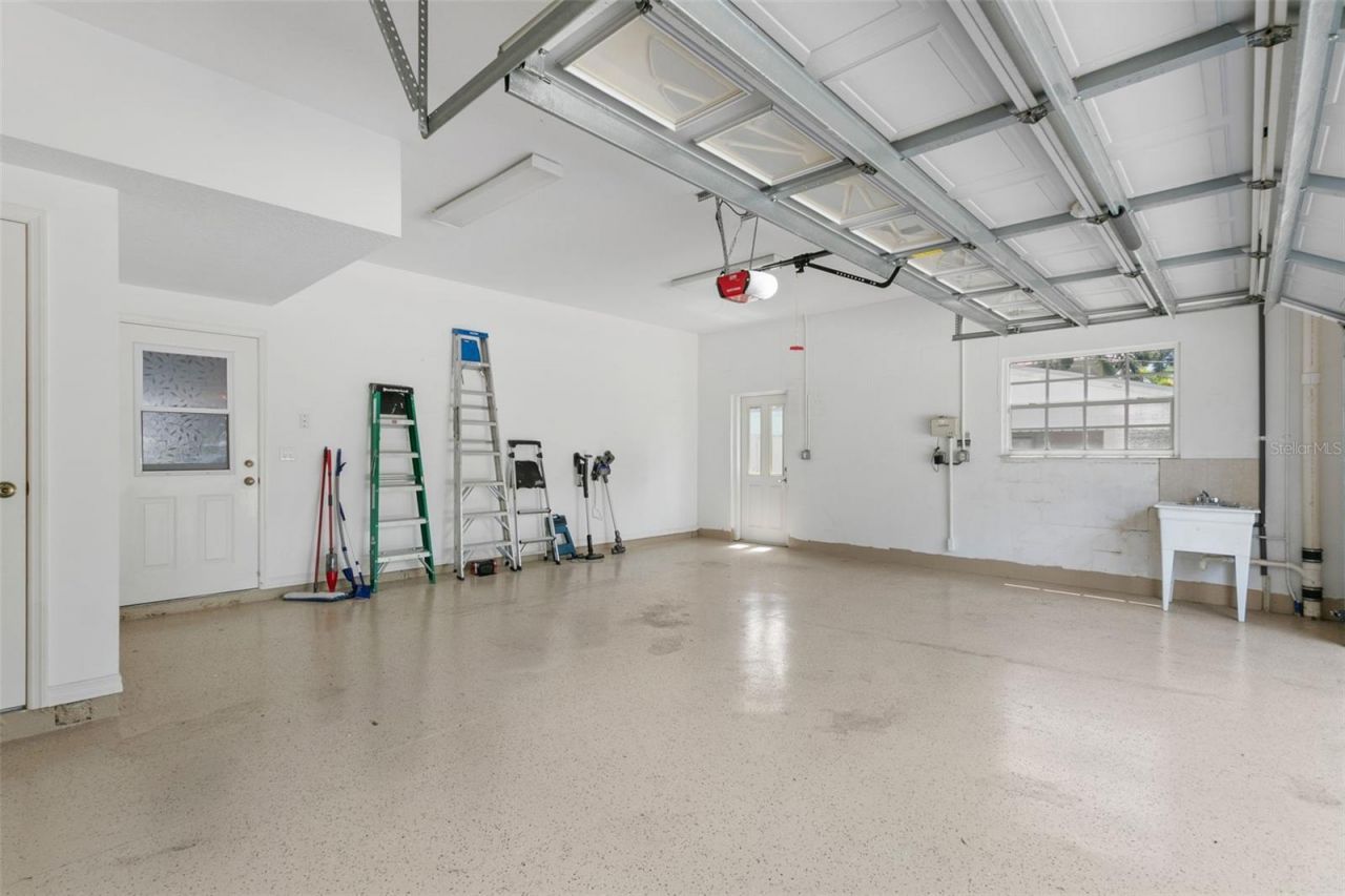 636 Bayshore Drive, Tarpon Springs, FL 34689 Photo