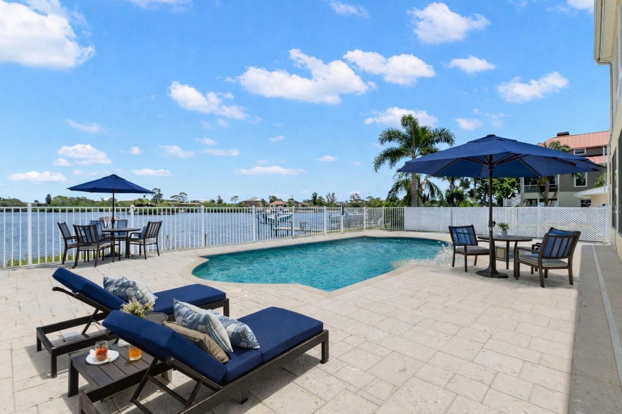 636 Bayshore Drive, Tarpon Springs, FL 34689 Photo