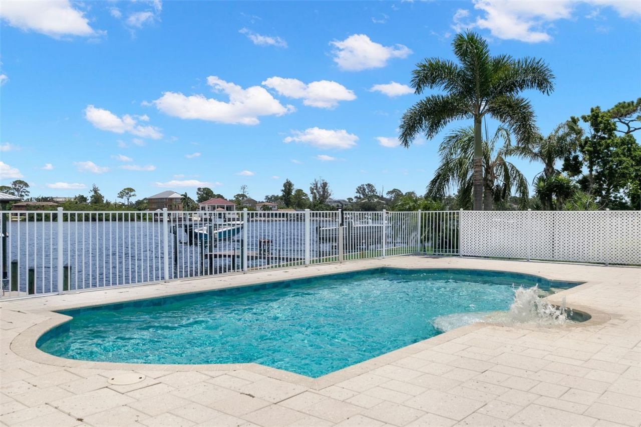 636 Bayshore Drive, Tarpon Springs, FL 34689 Photo