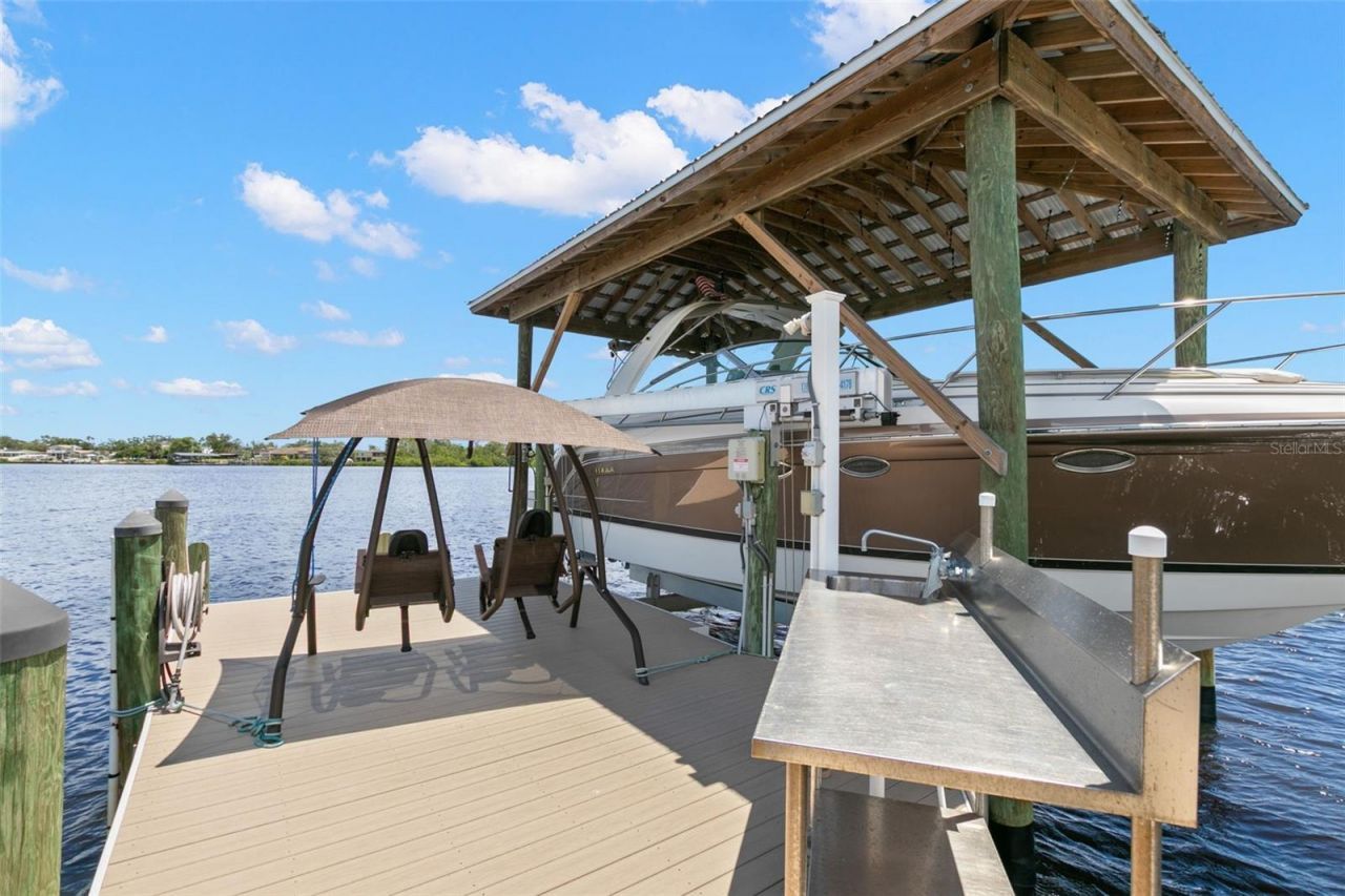 636 Bayshore Drive, Tarpon Springs, FL 34689 Photo