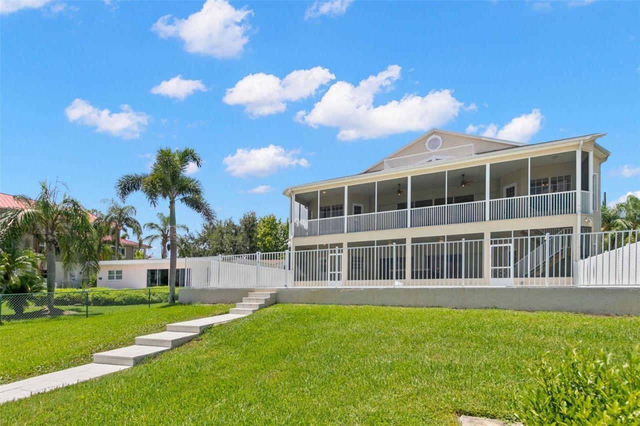 636 Bayshore Drive, Tarpon Springs, FL 34689 Photo