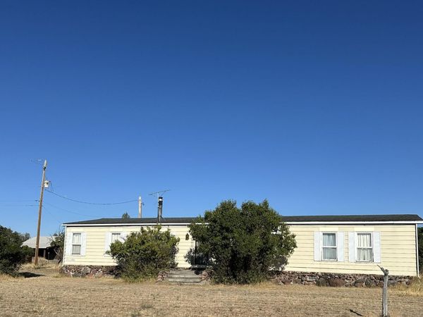 250 SE Steele Street, Madras, OR 97741