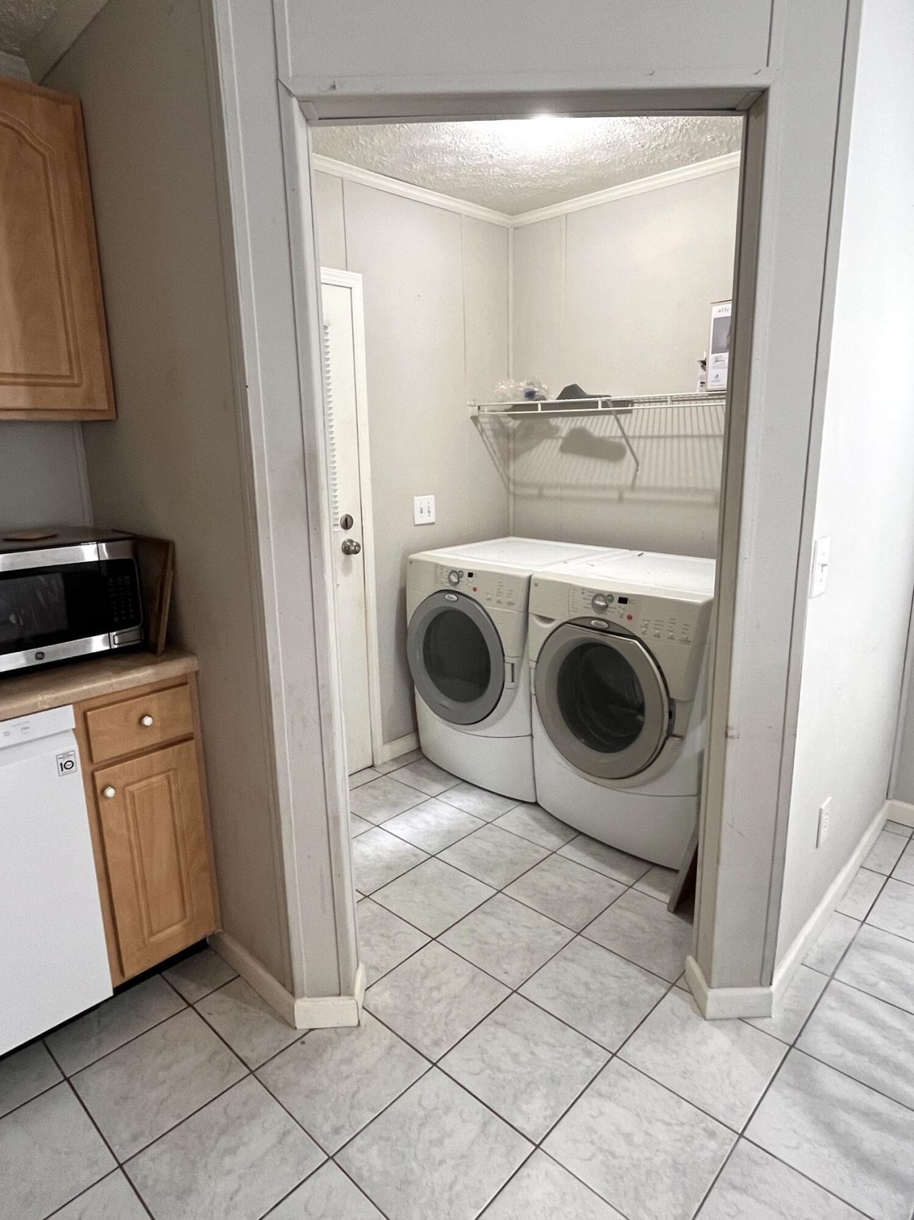 991 Rochelle Avenue Photo 12