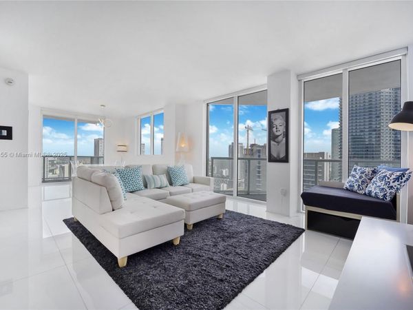 253 NE 2nd St, Unit 3302, Miami, FL 33132
