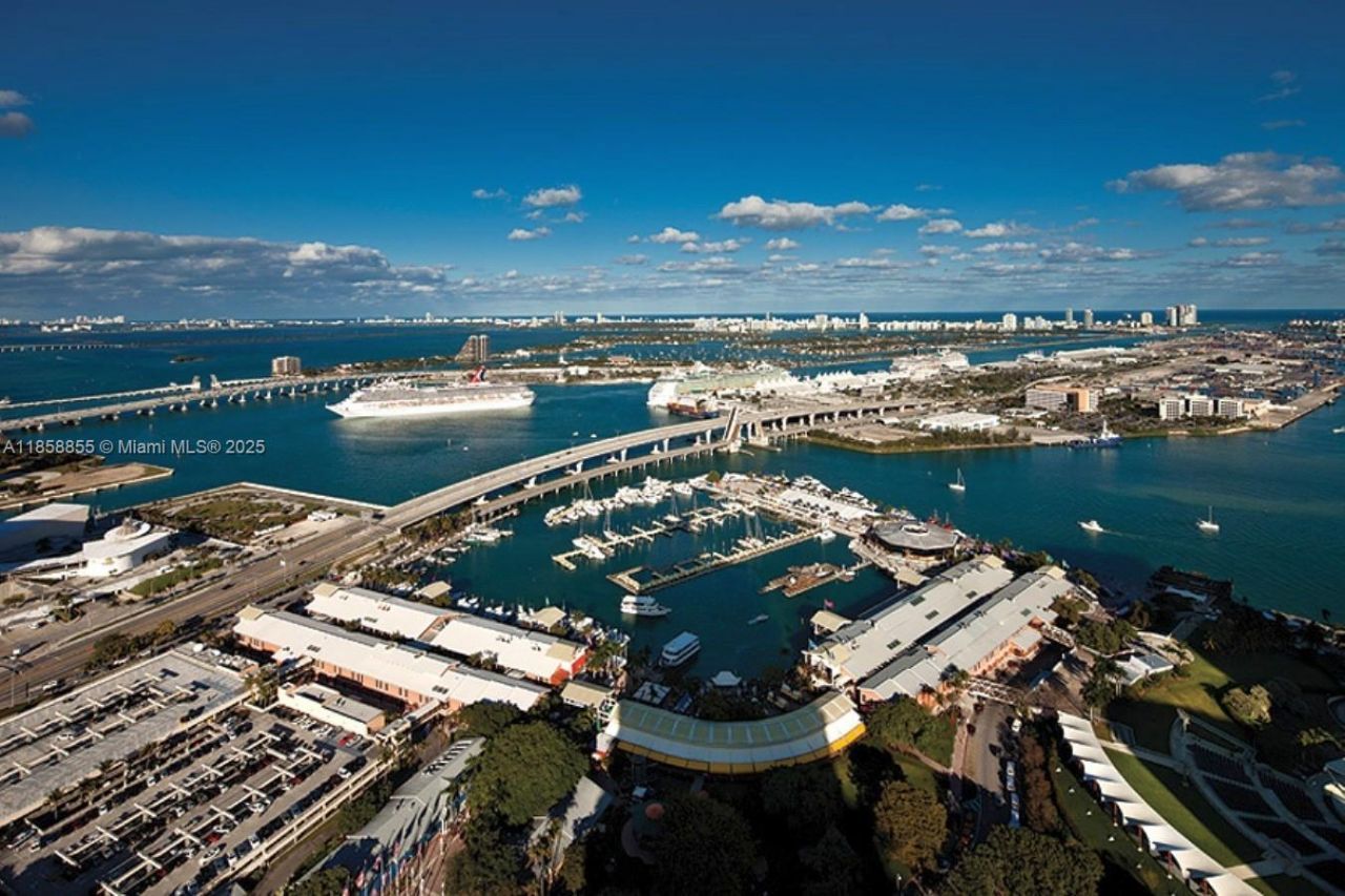 253 NE 2nd St, Unit 3302, Miami, FL 33132 Photo