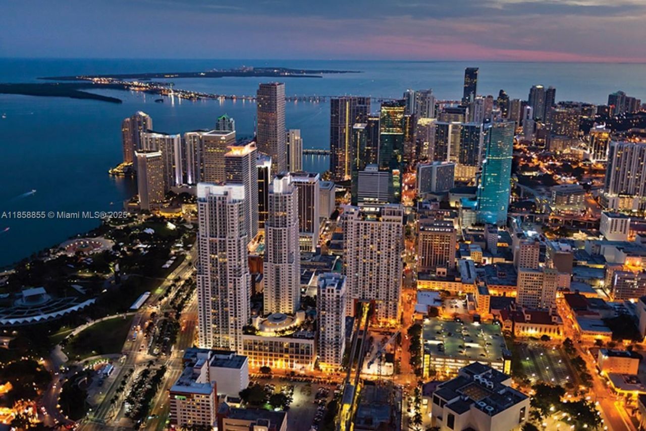 253 NE 2nd St, Unit 3302, Miami, FL 33132 Photo