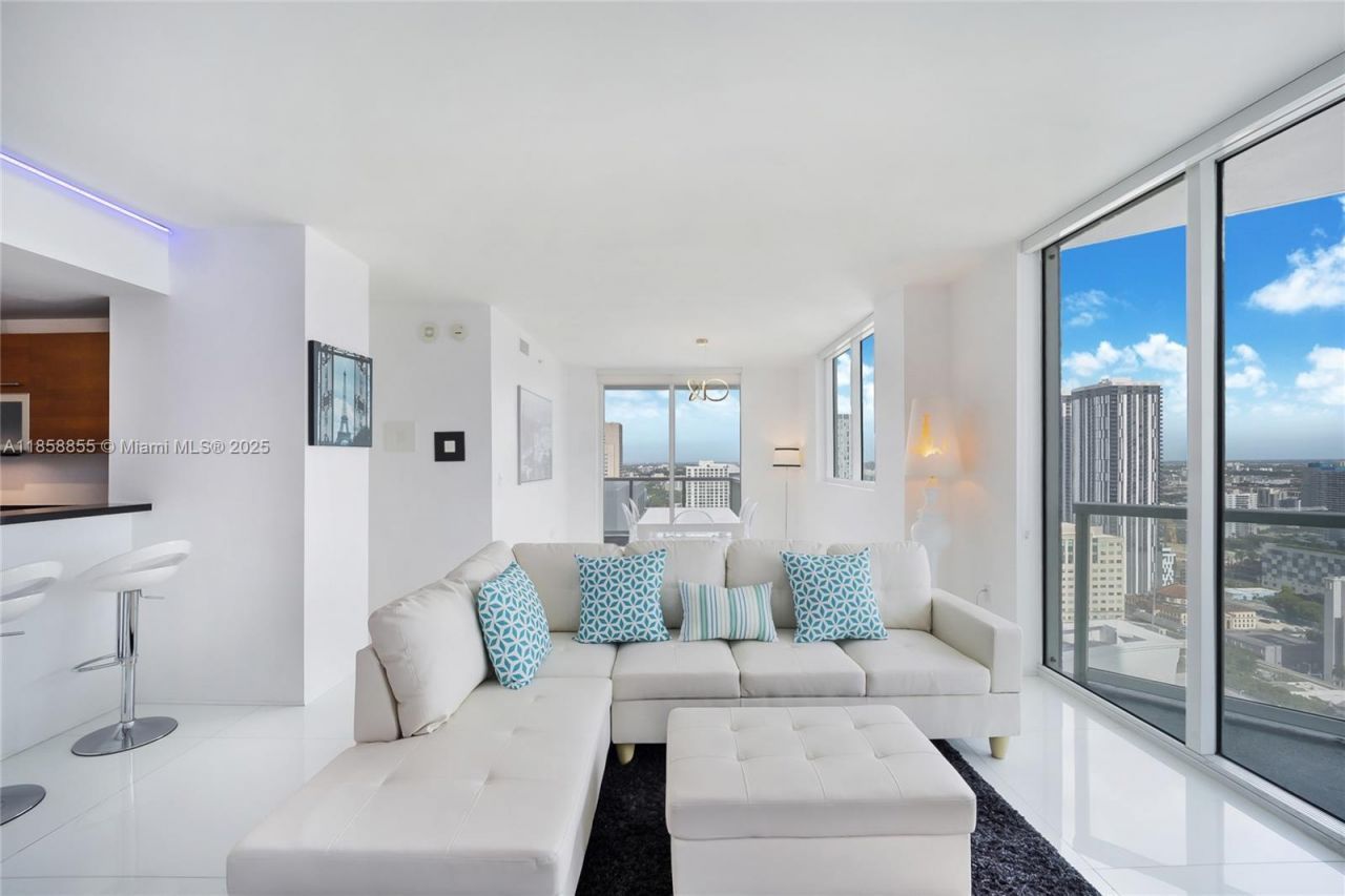 253 NE 2nd St, Unit 3302, Miami, FL 33132 Photo