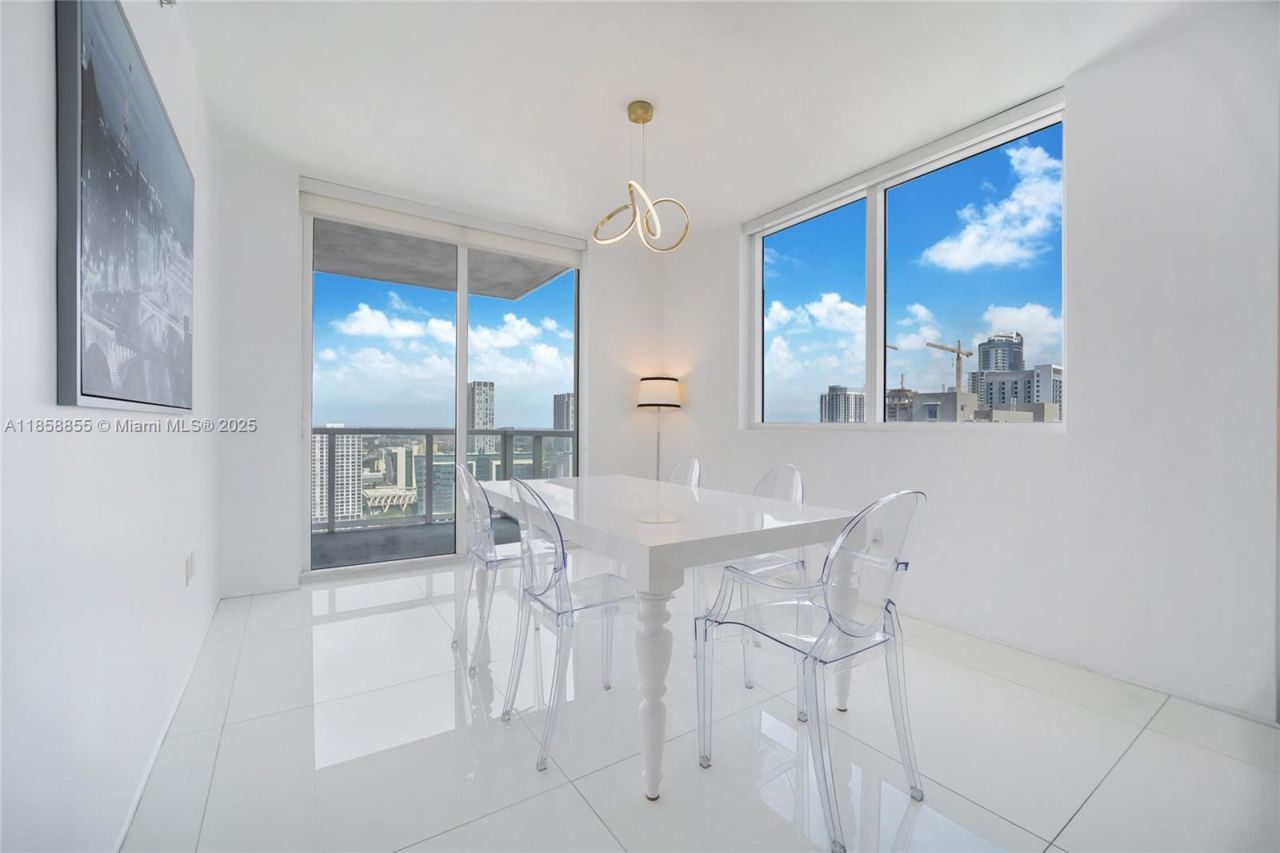 253 NE 2nd St, Unit 3302, Miami, FL 33132 Photo