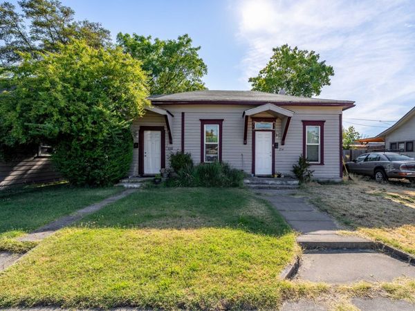214 N Peach Street, Medford, OR 97501