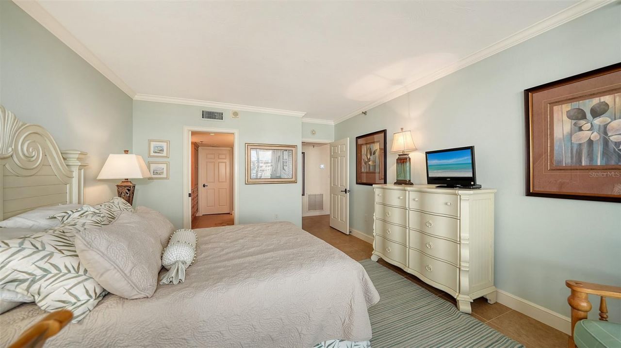 1445 Gulf Of Mexico Drive, Unit 404, Longboat Key, FL 34228 Photo