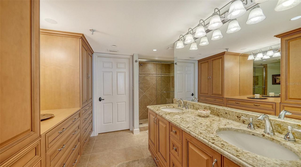 1445 Gulf Of Mexico Drive, Unit 404, Longboat Key, FL 34228 Photo