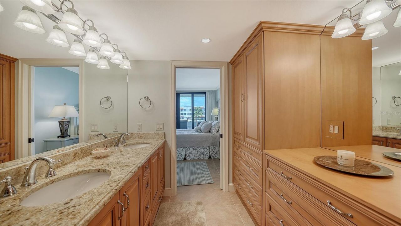 1445 Gulf Of Mexico Drive, Unit 404, Longboat Key, FL 34228 Photo