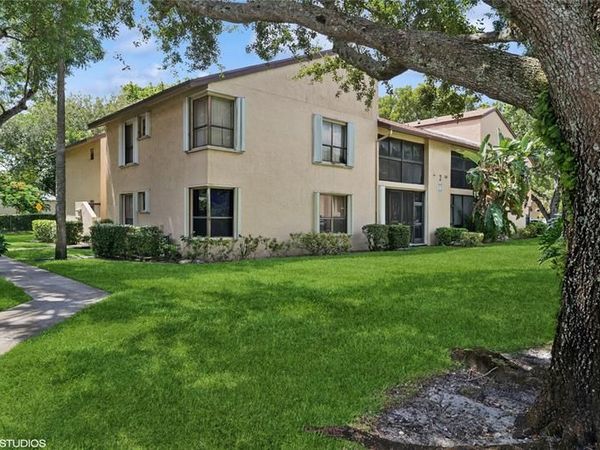 3901 Cocoplum Circle, Unit 3521, Coconut Creek, FL 33063