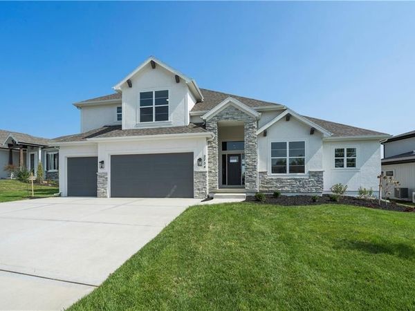 4394 Tee Box Drive, Basehor, KS 66007