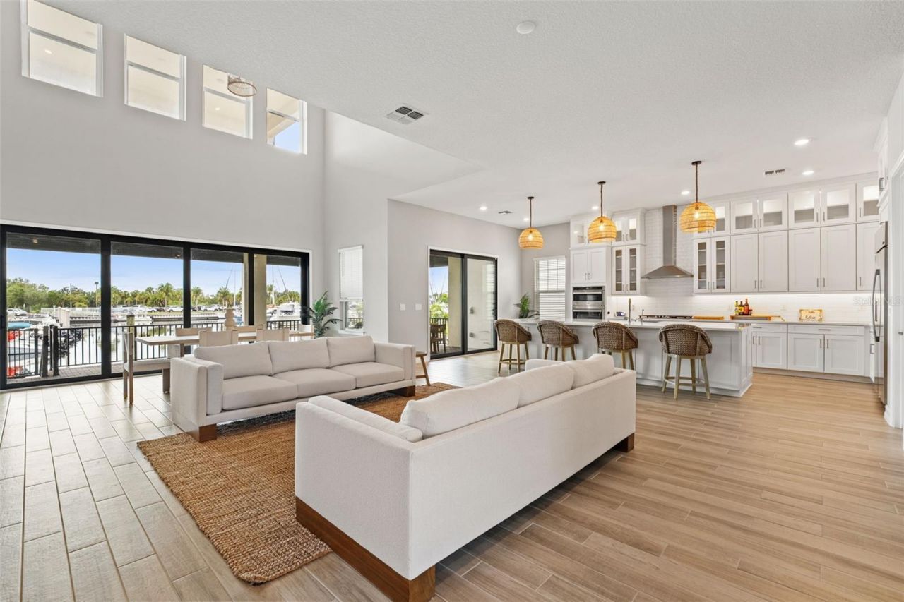 3016 Christophers Watch Lane, Ruskin, FL 33570 Photo