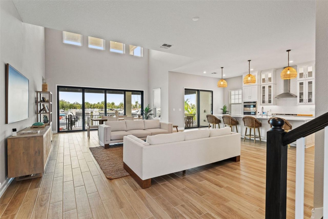 3016 Christophers Watch Lane, Ruskin, FL 33570 Photo