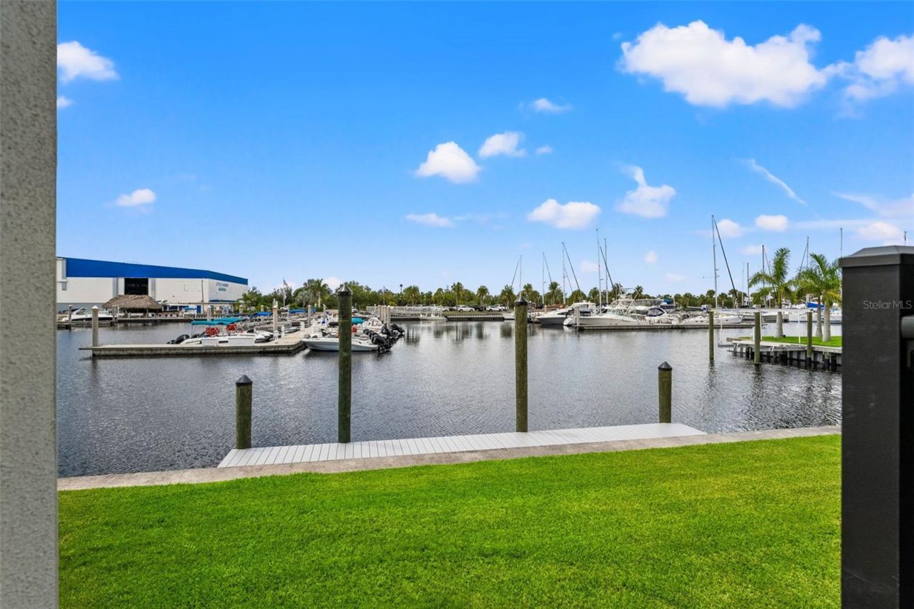 3016 Christophers Watch Lane, Ruskin, FL 33570 Photo