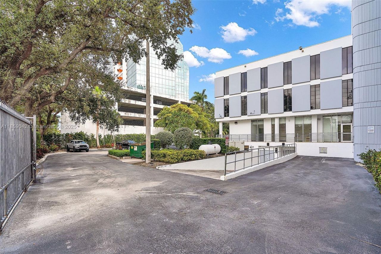 4300 Biscayne Blvd, Unit G05, Miami, FL 33137 Photo