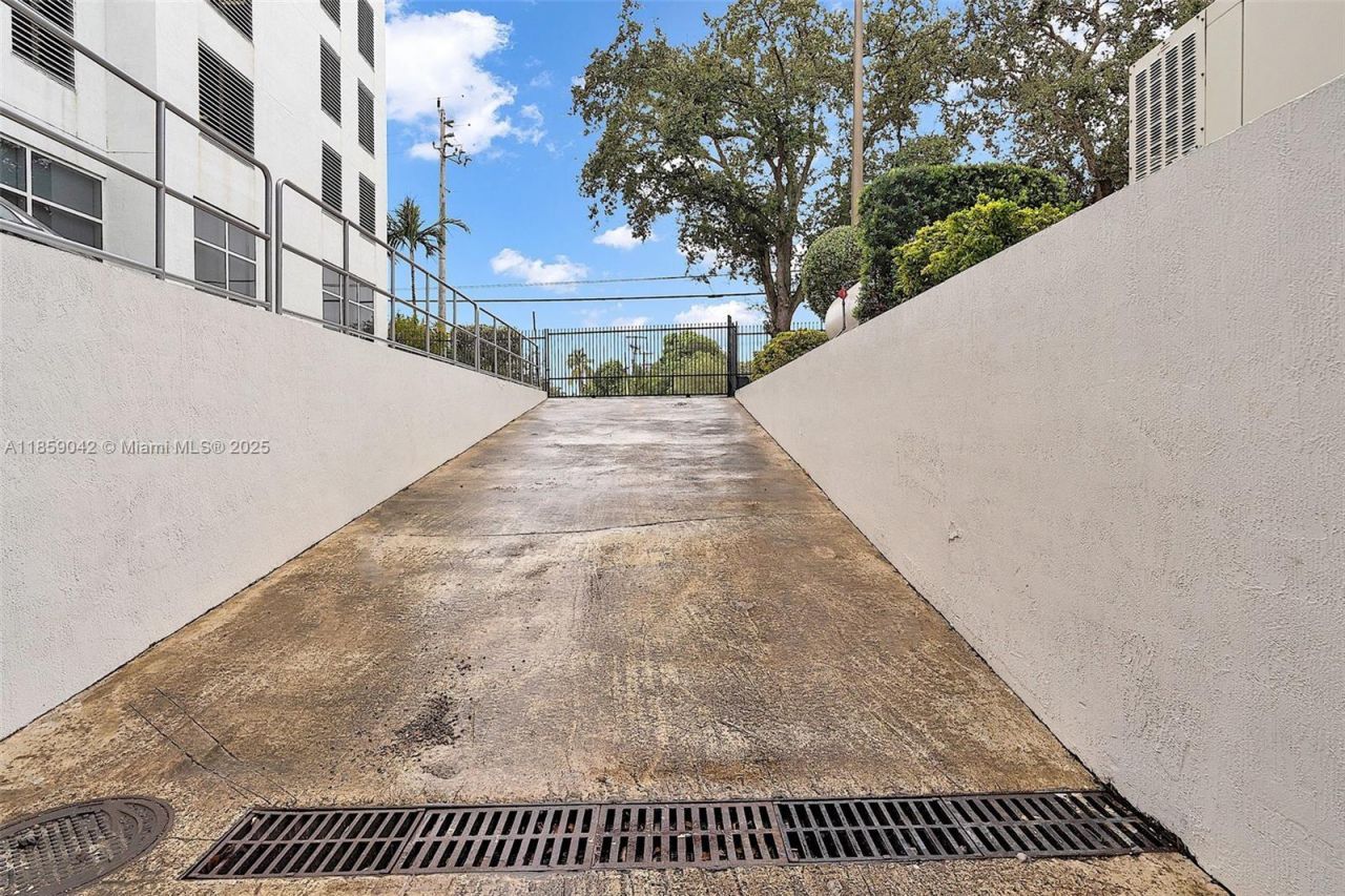 4300 Biscayne Blvd, Unit G05, Miami, FL 33137 Photo