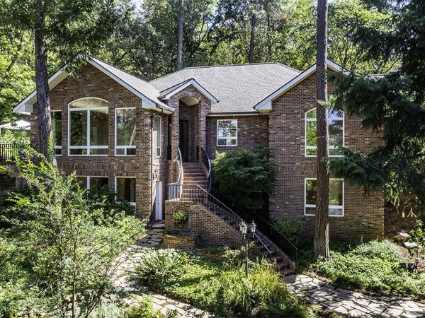 855 Wells Fargo Loop, Jacksonville, OR 97530