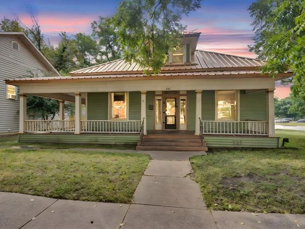 607 W Brown Street, Ennis, TX 75119