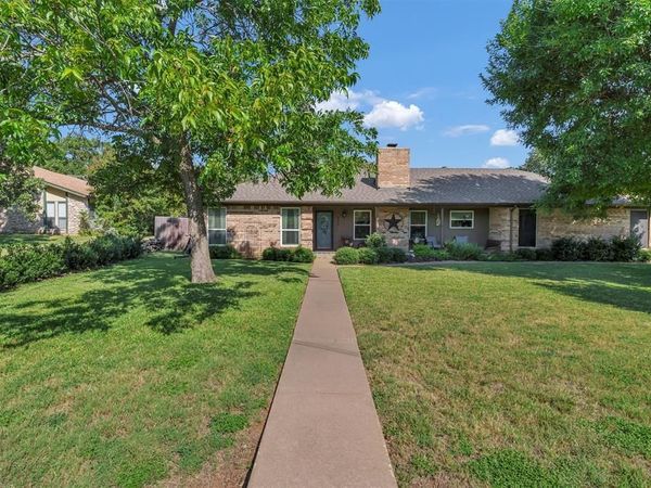 4900 Del Rio Court, De Cordova, TX 76049