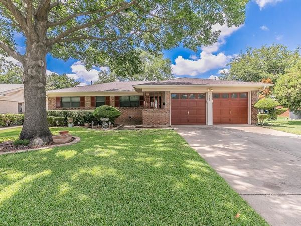 5828 Westcrest Drive W, Edgecliff Village, TX 76134