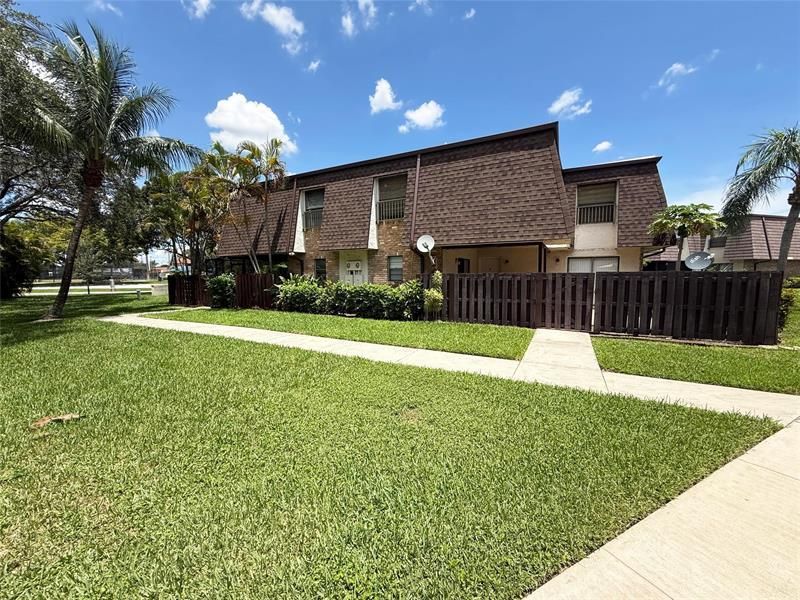 2561 NW 99th Avenue, Coral Springs, FL 33065 Photo