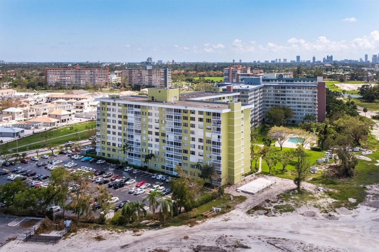 4400 Hillcrest Dr, Unit 520C, Hollywood, FL 33021 Photo