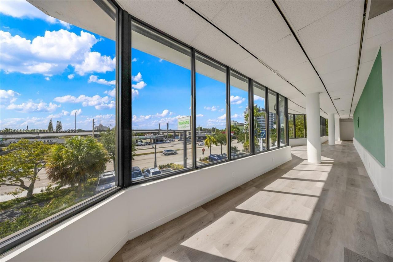 9855 S Dixie Hwy, Pinecrest, FL 33156 Photo