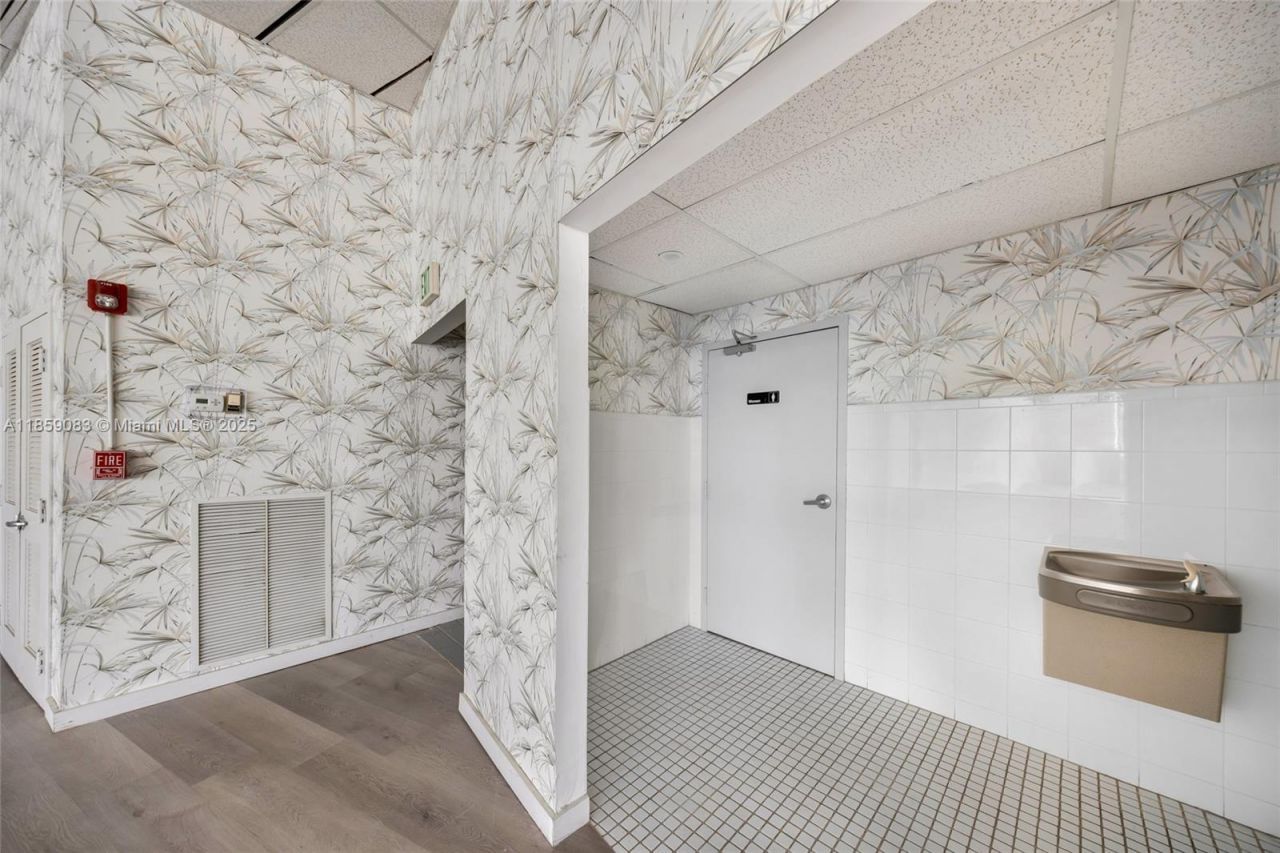 9855 S Dixie Hwy, Pinecrest, FL 33156 Photo