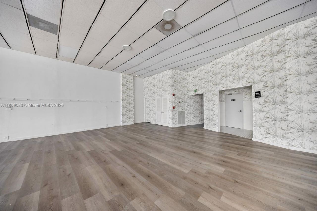 9855 S Dixie Hwy, Pinecrest, FL 33156 Photo