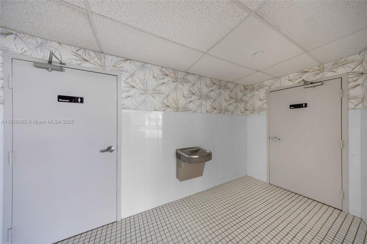 9855 S Dixie Hwy, Pinecrest, FL 33156 Photo