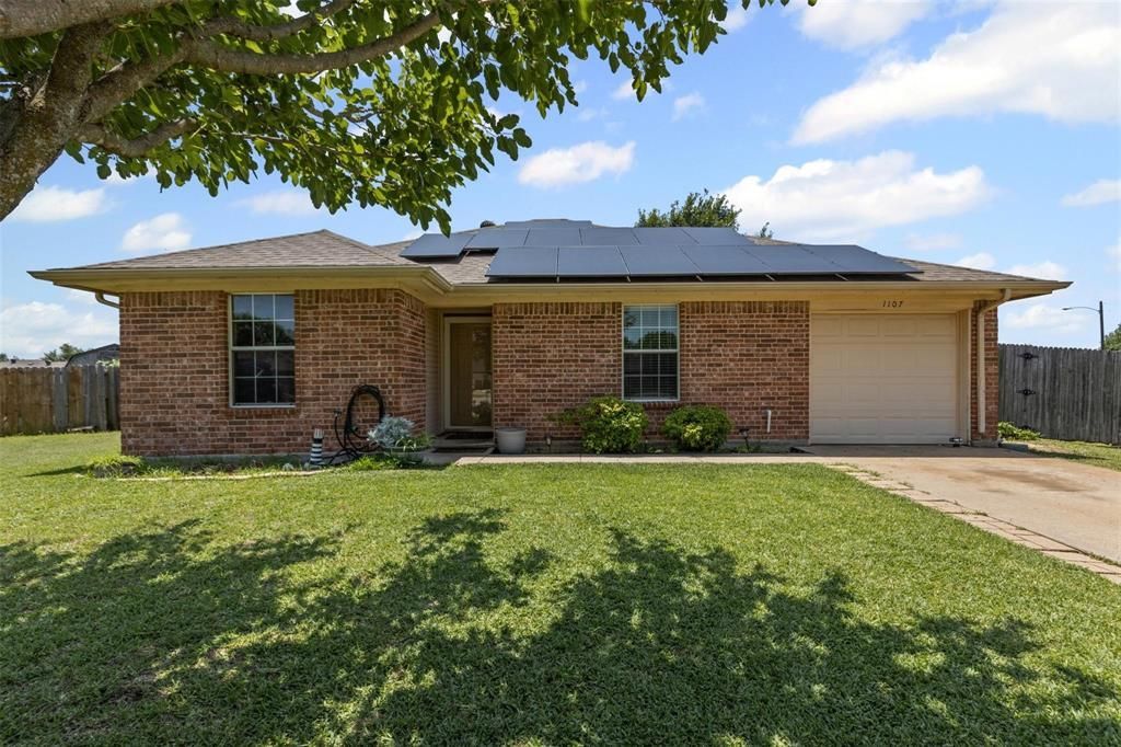 1107 Lynnwood Court, Cleburne, TX 76033 Main Photo