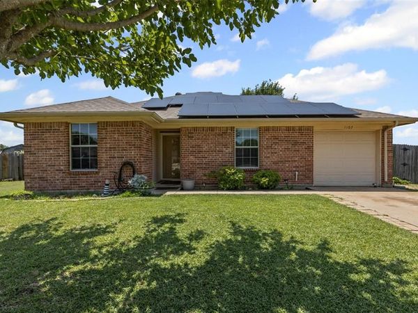 1107 Lynnwood Court, Cleburne, TX 76033