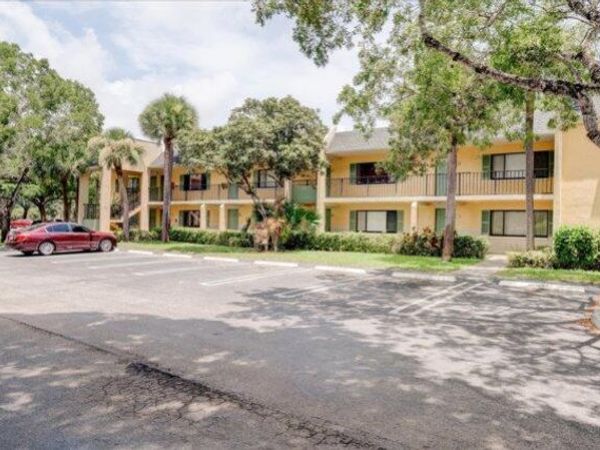 1104 Meadows Circle, Boynton Beach, FL 33436