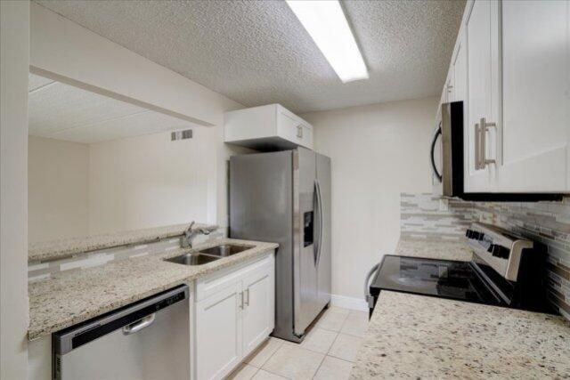 1104 Meadows Circle, Boynton Beach, FL 33436 Photo