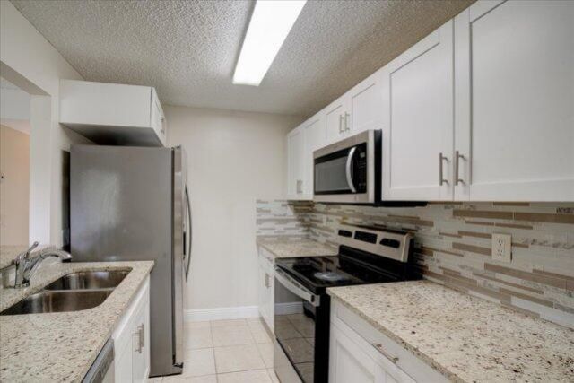 1104 Meadows Circle, Boynton Beach, FL 33436 Photo