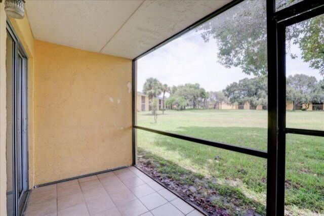 1104 Meadows Circle, Boynton Beach, FL 33436 Photo