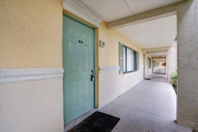 1104 Meadows Circle, Boynton Beach, FL 33436 Photo