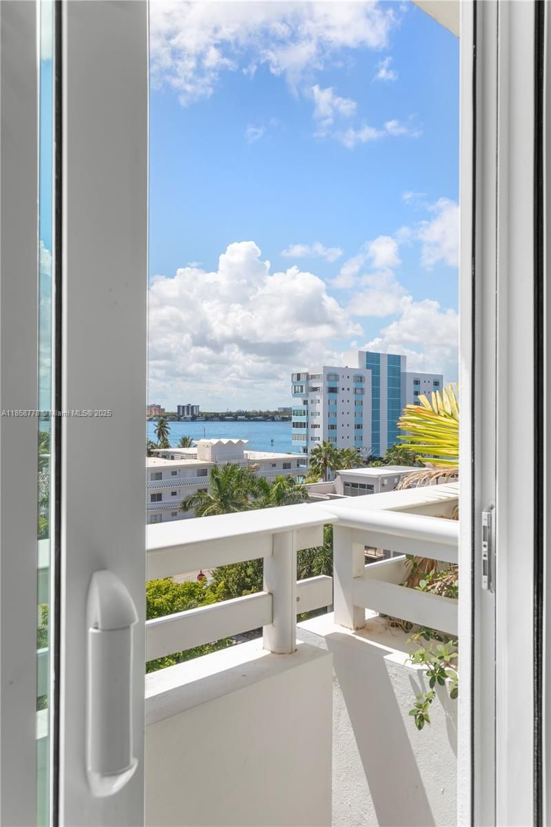 1150 102nd St, Unit 706, Bay Harbor Islands, FL 33154 Photo