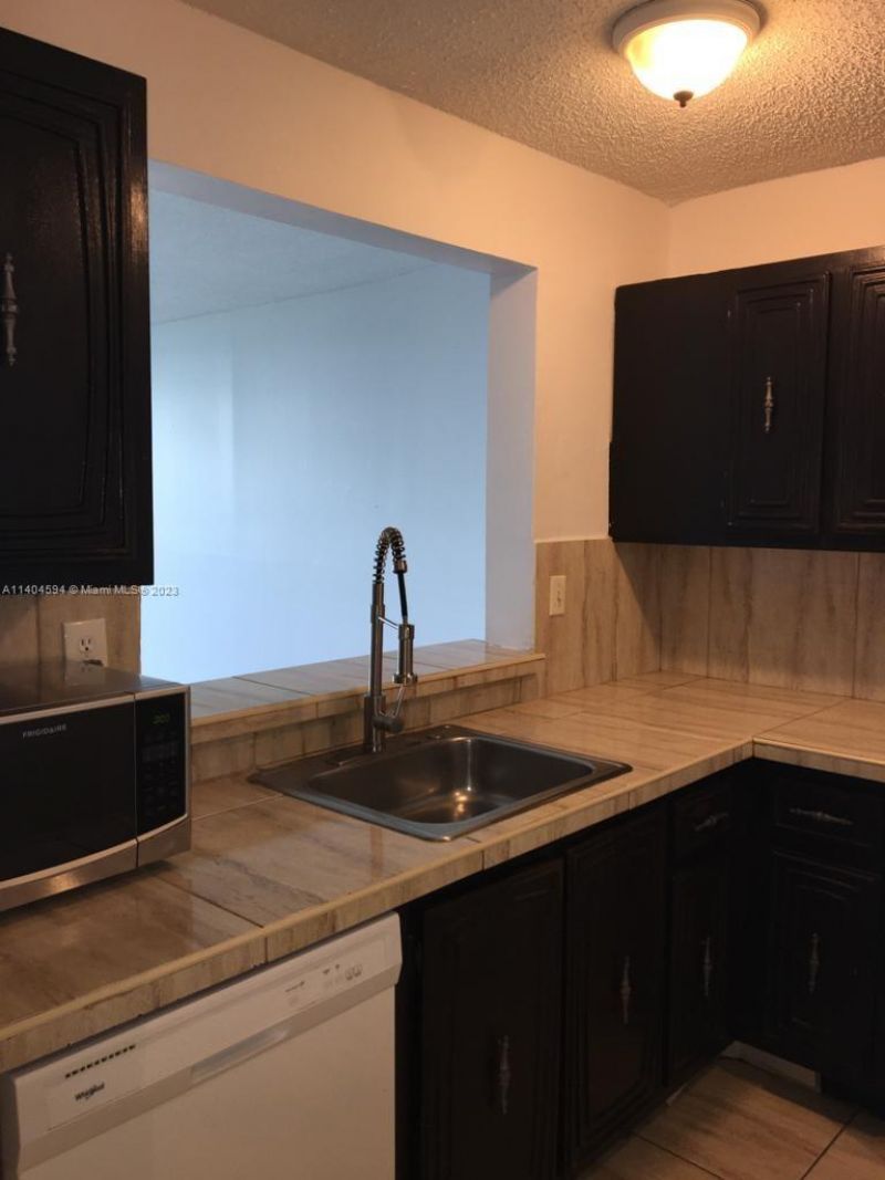 496 NW 165th St Rd, Unit D312, Miami, FL 33169 Photo