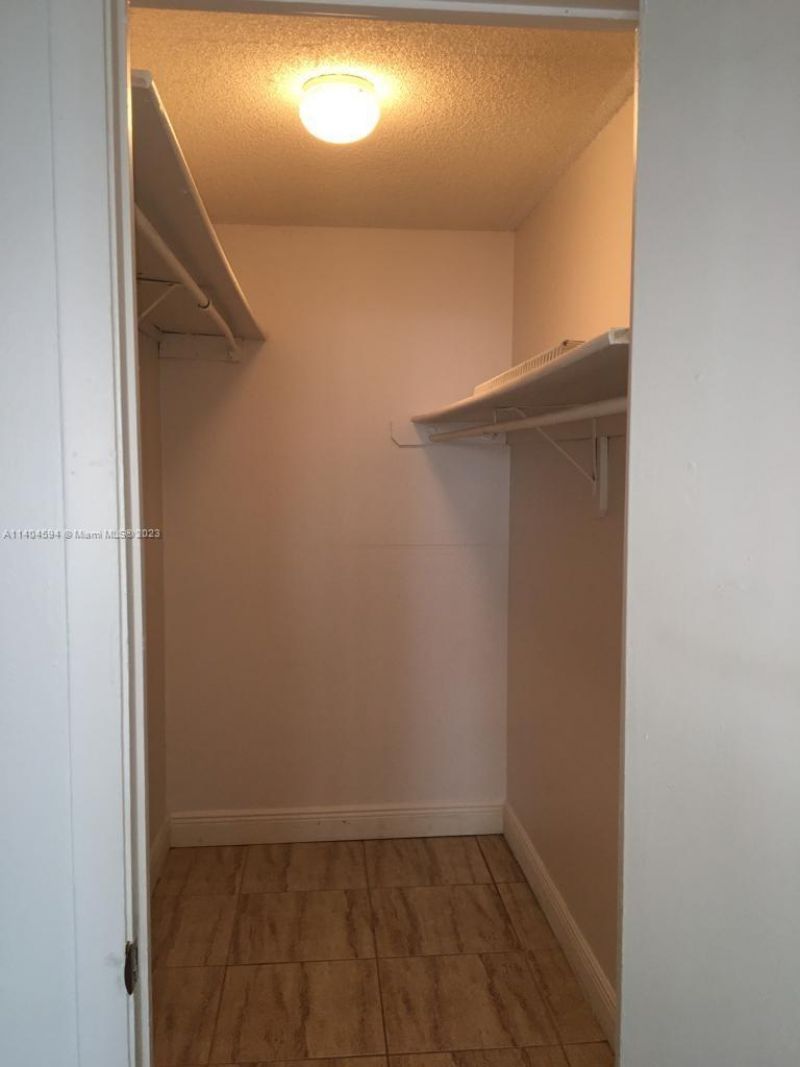 496 NW 165th St Rd, Unit D312, Miami, FL 33169 Photo